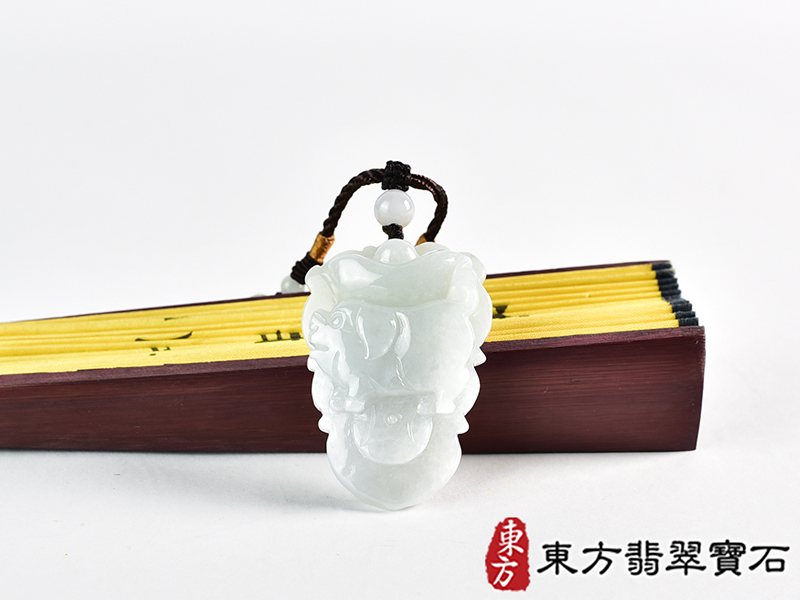 翡翠豬項鍊玉珮(豬事如意:豬牌A貨翡翠豬玉珮、緬甸玉豬玉墜、豬十二生肖項鍊)。淡綠色豬,PG251。客製化訂做各種翡翠豬吊墜玉珮項鍊。★附A貨翡翠雙證書 0.jpg