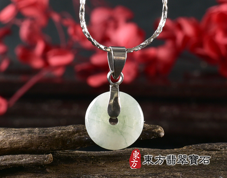 翡翠平安扣項鍊玉珮(平安富貴:平安扣牌A貨翡翠平安扣玉珮、緬甸玉平安扣玉墜)。淡綠色豆種平安扣,PN543。客製化訂做各種翡翠平安扣吊墜玉珮項鍊。★附A貨翡翠雙證書 2.jpg