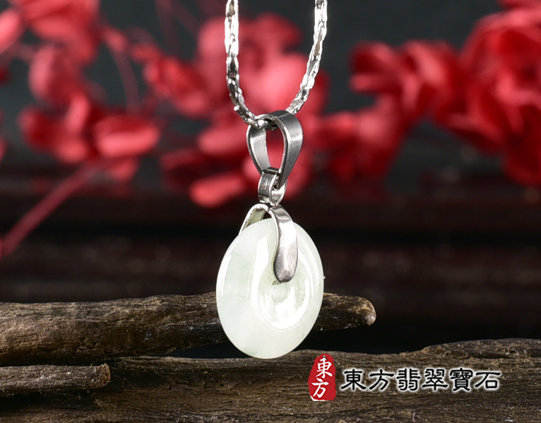 翡翠平安扣項鍊玉珮(平安富貴:平安扣牌A貨翡翠平安扣玉珮、緬甸玉平安扣玉墜)。淡綠色豆種平安扣,PN543。客製化訂做各種翡翠平安扣吊墜玉珮項鍊。★附A貨翡翠雙證書 3.jpg