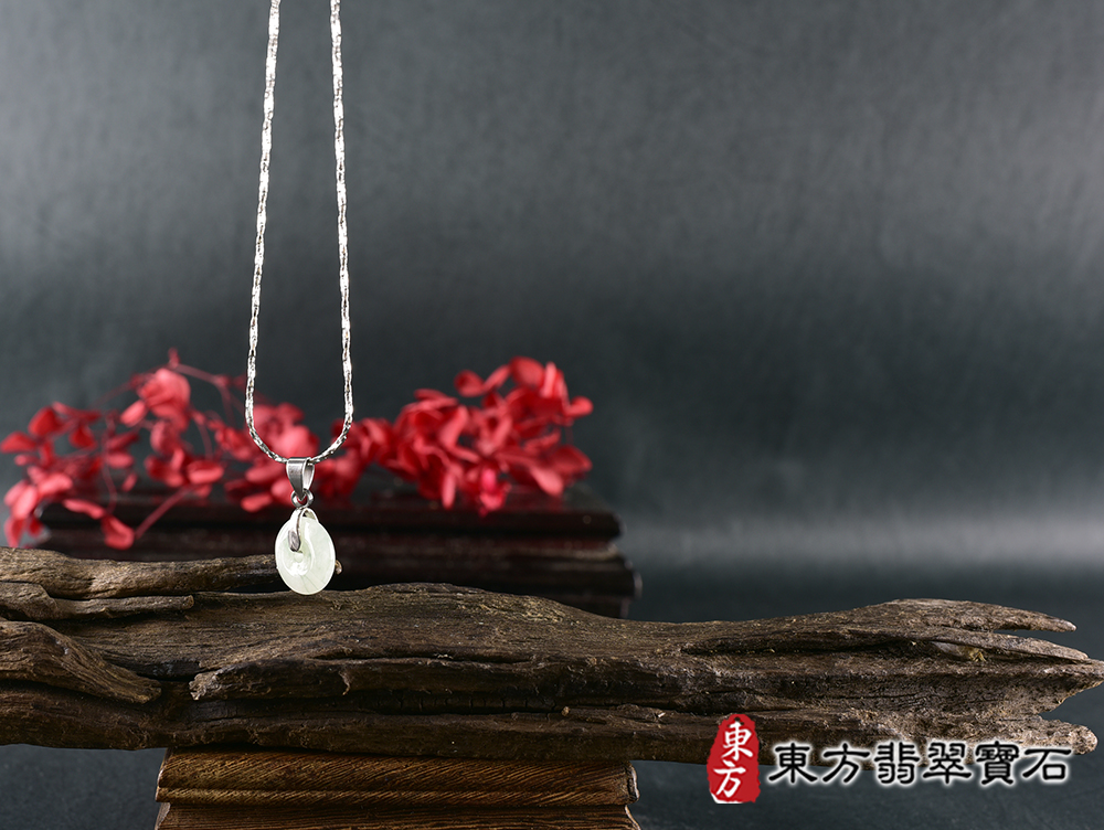 翡翠平安扣項鍊玉珮(平安富貴:平安扣牌A貨翡翠平安扣玉珮、緬甸玉平安扣玉墜)。淡綠色豆種平安扣,PN543。客製化訂做各種翡翠平安扣吊墜玉珮項鍊。★附A貨翡翠雙證書 6.jpg