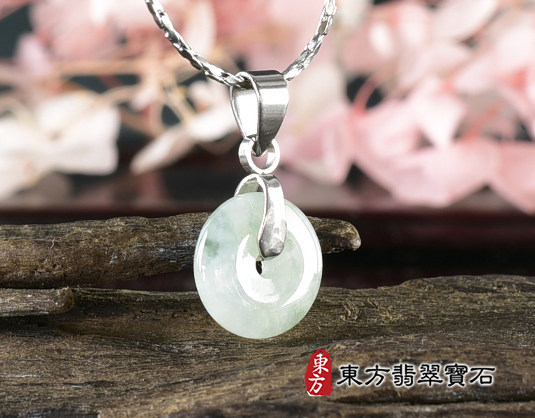 翡翠平安扣項鍊玉珮(平安富貴:平安扣牌A貨翡翠平安扣玉珮、緬甸玉平安扣玉墜)。淡綠色豆種平安扣,PN549。客製化訂做各種翡翠平安扣吊墜玉珮項鍊。★附A貨翡翠雙證書 1.jpg