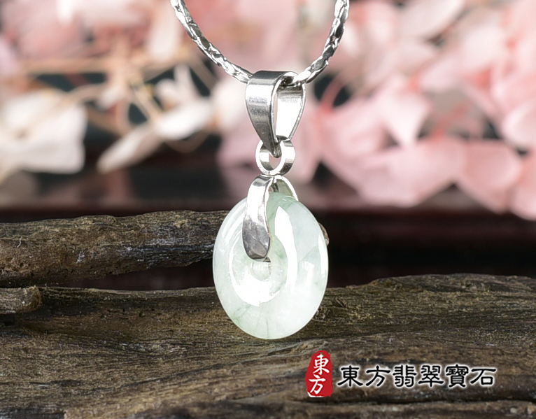 翡翠平安扣項鍊玉珮(平安富貴:平安扣牌A貨翡翠平安扣玉珮、緬甸玉平安扣玉墜)。淡綠色豆種平安扣,PN549。客製化訂做各種翡翠平安扣吊墜玉珮項鍊。★附A貨翡翠雙證書 2.jpg