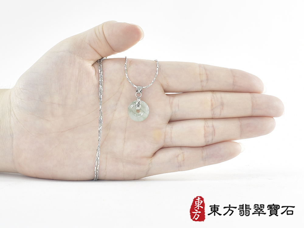 翡翠平安扣項鍊玉珮(平安富貴:平安扣牌A貨翡翠平安扣玉珮、緬甸玉平安扣玉墜)。淡綠色豆種平安扣,PN549。客製化訂做各種翡翠平安扣吊墜玉珮項鍊。★附A貨翡翠雙證書 7.jpg