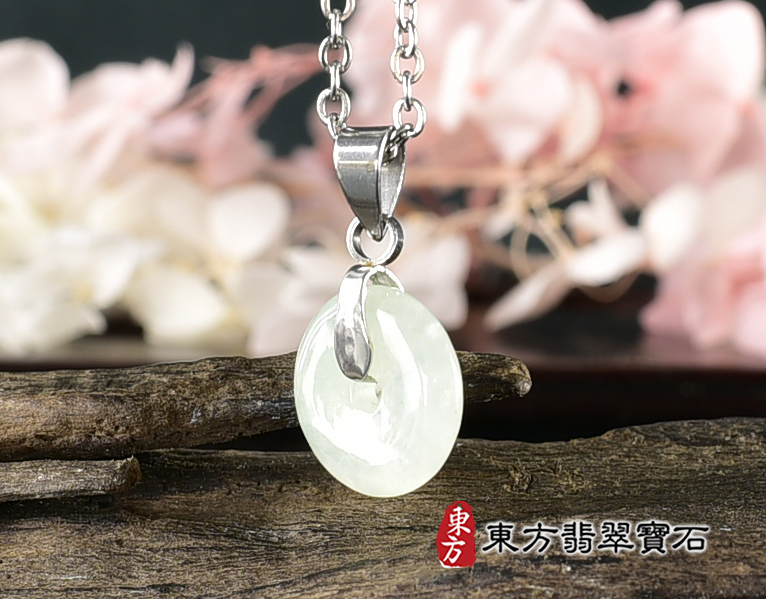 翡翠平安扣項鍊玉珮(平安富貴:平安扣牌A貨翡翠平安扣玉珮、緬甸玉平安扣玉墜)。淡綠色豆種平安扣,PN559。客製化訂做各種翡翠平安扣吊墜玉珮項鍊。★附A貨翡翠雙證書 2.jpg