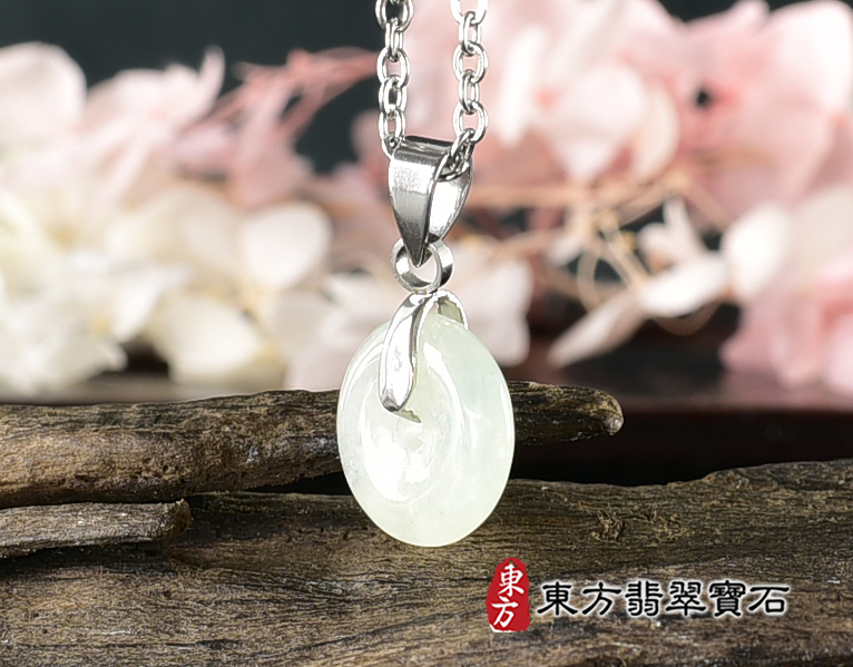 翡翠平安扣項鍊玉珮(平安富貴:平安扣牌A貨翡翠平安扣玉珮、緬甸玉平安扣玉墜)。淡綠色豆種平安扣,PN559。客製化訂做各種翡翠平安扣吊墜玉珮項鍊。★附A貨翡翠雙證書 5.jpg