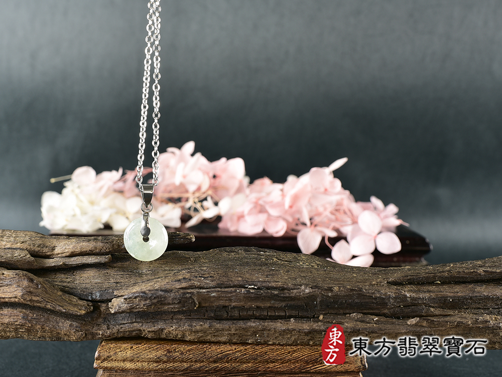 翡翠平安扣項鍊玉珮(平安富貴:平安扣牌A貨翡翠平安扣玉珮、緬甸玉平安扣玉墜)。淡綠色豆種平安扣,PN559。客製化訂做各種翡翠平安扣吊墜玉珮項鍊。★附A貨翡翠雙證書 6.jpg