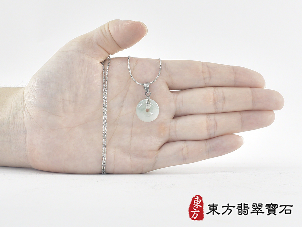 翡翠平安扣項鍊玉珮(平安富貴:平安扣牌A貨翡翠平安扣玉珮、緬甸玉平安扣玉墜)。淡綠色豆種平安扣,PN582。客製化訂做各種翡翠平安扣吊墜玉珮項鍊。★附A貨翡翠雙證書 7.jpg