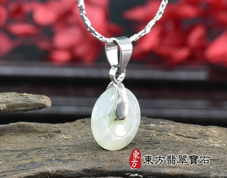 翡翠平安扣項鍊玉珮(平安富貴:平安扣牌A貨翡翠平安扣玉珮、緬甸玉平安扣玉墜)。淡綠色豆種平安扣,PN588。客製化訂做各種翡翠平安扣吊墜玉珮項鍊。★附A貨翡翠雙證書 1.jpg