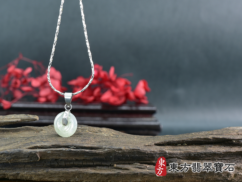 翡翠平安扣項鍊玉珮(平安富貴:平安扣牌A貨翡翠平安扣玉珮、緬甸玉平安扣玉墜)。淡綠色豆種平安扣,PN588。客製化訂做各種翡翠平安扣吊墜玉珮項鍊。★附A貨翡翠雙證書 6.jpg