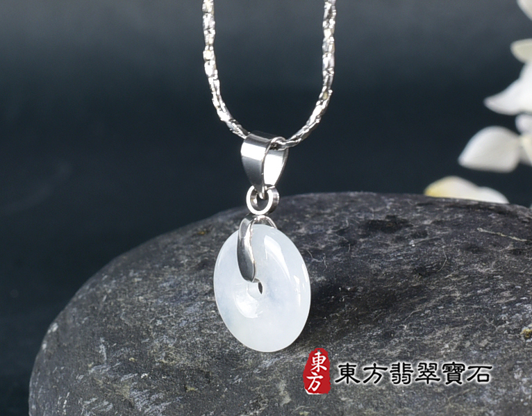 翡翠平安扣項鍊玉珮(平安富貴:平安扣牌A貨翡翠平安扣玉珮、緬甸玉平安扣玉墜)。糯豆種平安扣,PN594。客製化訂做各種翡翠平安扣吊墜玉珮項鍊。★附A貨翡翠雙證書 2.jpg