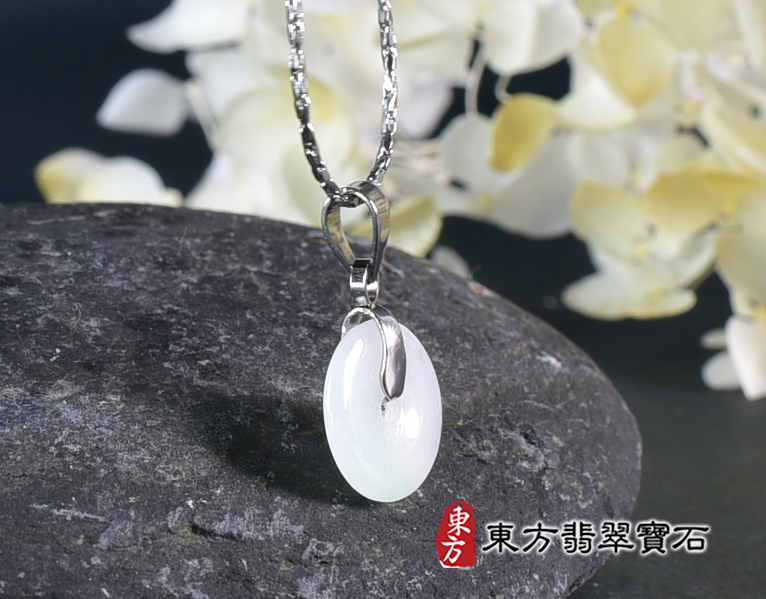 翡翠平安扣項鍊玉珮(平安富貴:平安扣牌A貨翡翠平安扣玉珮、緬甸玉平安扣玉墜)。糯豆種平安扣,PN599。客製化訂做各種翡翠平安扣吊墜玉珮項鍊。★附A貨翡翠雙證書 1.jpg