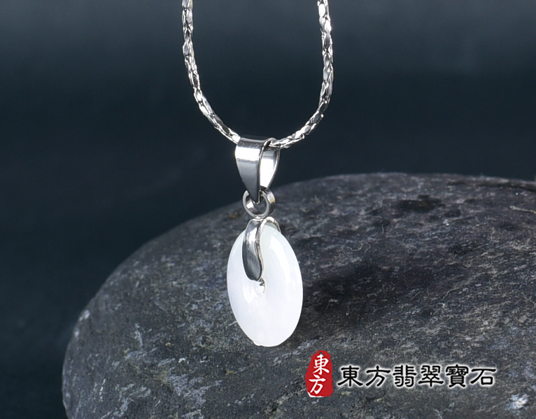 翡翠平安扣項鍊玉珮(平安富貴:平安扣牌A貨翡翠平安扣玉珮、緬甸玉平安扣玉墜)。糯豆種平安扣,PN599。客製化訂做各種翡翠平安扣吊墜玉珮項鍊。★附A貨翡翠雙證書 2.jpg