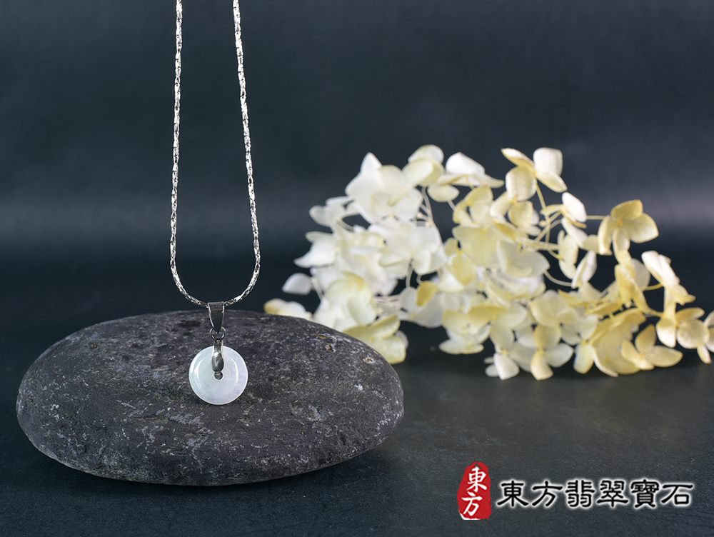 翡翠平安扣項鍊玉珮(平安富貴:平安扣牌A貨翡翠平安扣玉珮、緬甸玉平安扣玉墜)。糯豆種平安扣,PN599。客製化訂做各種翡翠平安扣吊墜玉珮項鍊。★附A貨翡翠雙證書 6.jpg