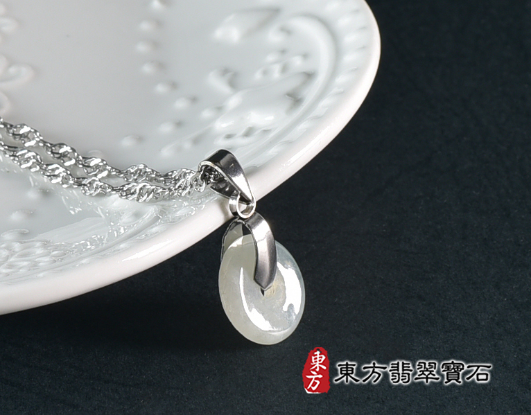 翡翠平安扣項鍊玉珮(平安富貴:平安扣牌A貨翡翠平安扣玉珮、緬甸玉平安扣玉墜)。糯豆種平安扣,PN607。客製化訂做各種翡翠平安扣吊墜玉珮項鍊。★附A貨翡翠雙證書 2.jpg