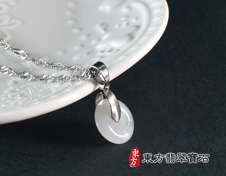 翡翠平安扣項鍊玉珮(平安富貴:平安扣牌A貨翡翠平安扣玉珮、緬甸玉平安扣玉墜)。糯豆種平安扣,PN609。客製化訂做各種翡翠平安扣吊墜玉珮項鍊。★附A貨翡翠雙證書 1.jpg