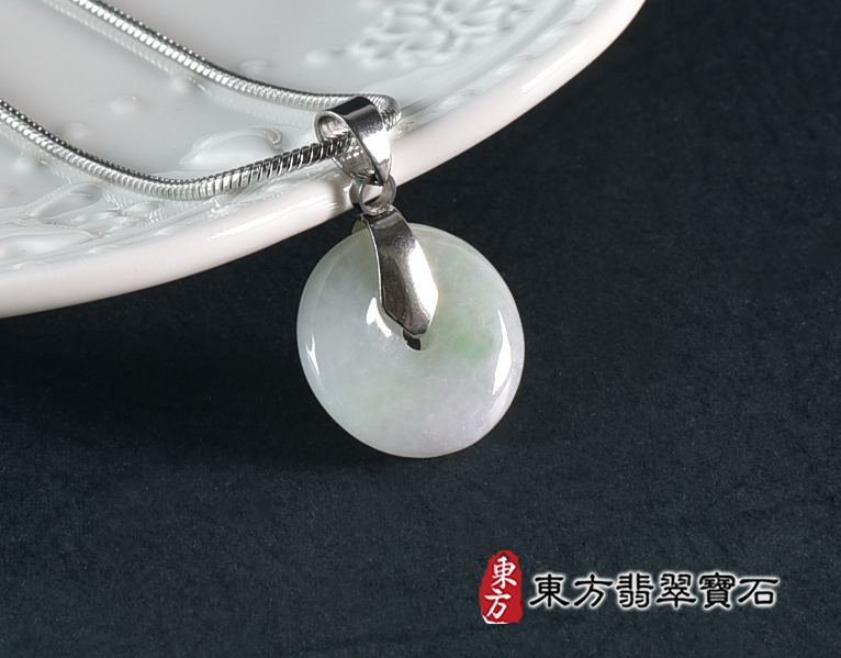 翡翠平安扣項鍊玉珮(平安富貴:平安扣牌A貨翡翠平安扣玉珮、緬甸玉平安扣玉墜)。糯豆種平安扣,PN613。客製化訂做各種翡翠平安扣吊墜玉珮項鍊。★附A貨翡翠雙證書 2.jpg