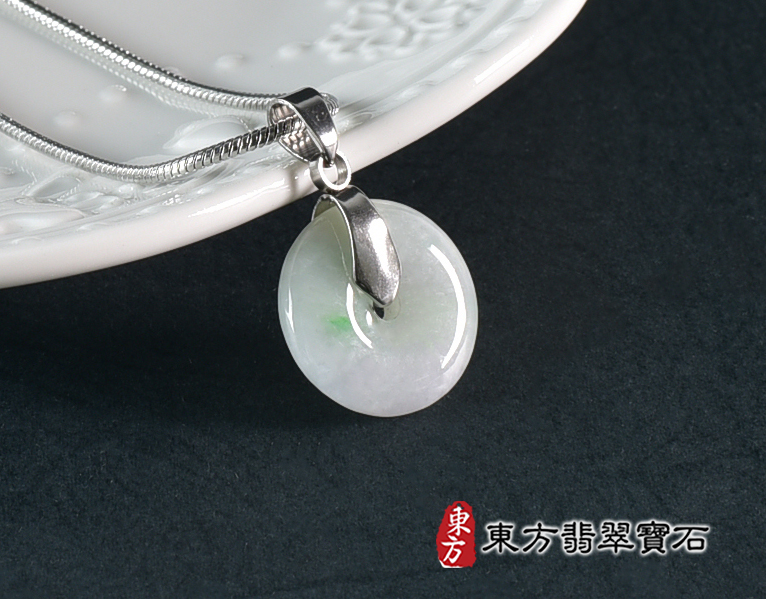 翡翠平安扣項鍊玉珮(平安富貴:平安扣牌A貨翡翠平安扣玉珮、緬甸玉平安扣玉墜)。糯豆種平安扣,PN613。客製化訂做各種翡翠平安扣吊墜玉珮項鍊。★附A貨翡翠雙證書 3.jpg