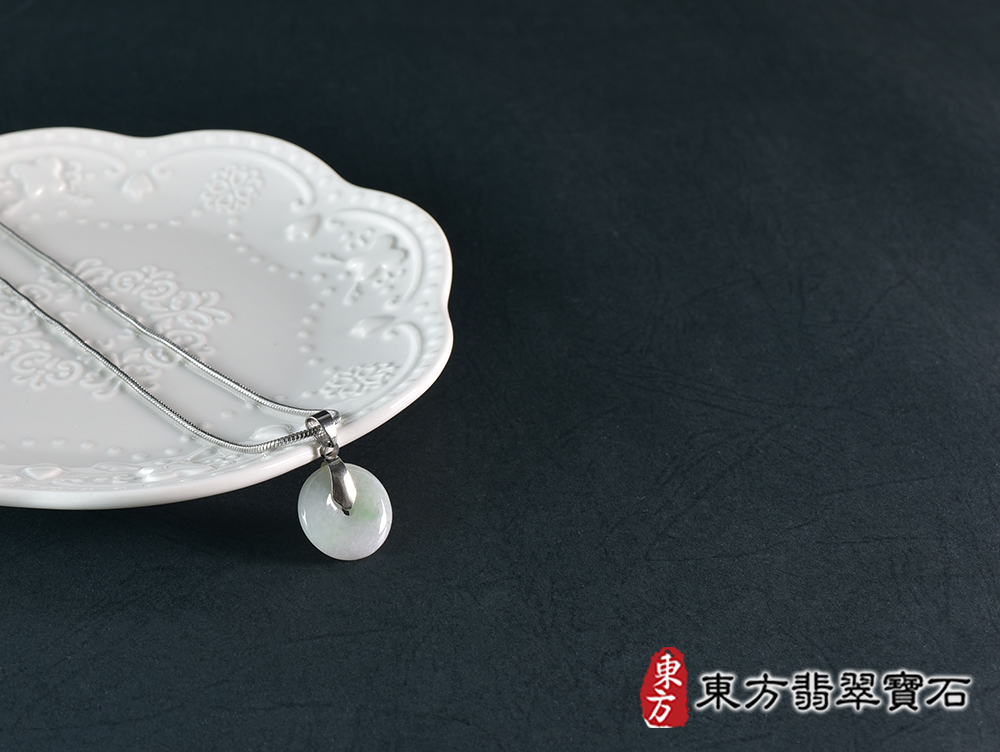 翡翠平安扣項鍊玉珮(平安富貴:平安扣牌A貨翡翠平安扣玉珮、緬甸玉平安扣玉墜)。糯豆種平安扣,PN613。客製化訂做各種翡翠平安扣吊墜玉珮項鍊。★附A貨翡翠雙證書 5.jpg