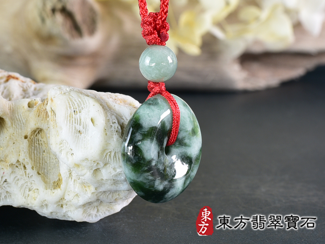 翡翠平安扣項鍊玉珮(平安富貴:平安扣牌A貨翡翠平安扣玉珮、緬甸玉平安扣玉墜)。糯豆種平安扣,PN635。客製化訂做各種翡翠平安扣吊墜玉珮項鍊。★附A貨翡翠雙證書 2.jpg