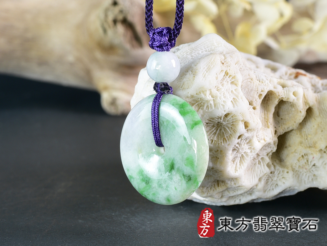 翡翠平安扣項鍊玉珮(平安富貴:平安扣牌A貨翡翠平安扣玉珮、緬甸玉平安扣玉墜)。糯豆種平安扣,PN638。客製化訂做各種翡翠平安扣吊墜玉珮項鍊。★附A貨翡翠雙證書 1.jpg