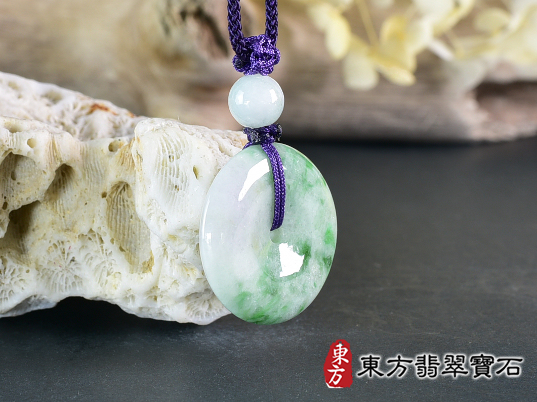翡翠平安扣項鍊玉珮(平安富貴:平安扣牌A貨翡翠平安扣玉珮、緬甸玉平安扣玉墜)。糯豆種平安扣,PN638。客製化訂做各種翡翠平安扣吊墜玉珮項鍊。★附A貨翡翠雙證書 3.jpg