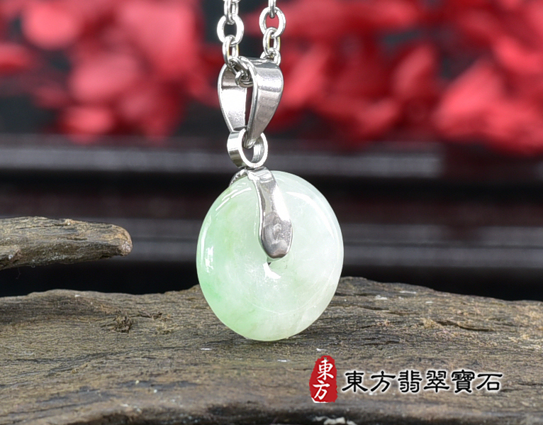 翡翠平安扣項鍊玉珮(平安富貴:平安扣牌A貨翡翠平安扣玉珮、緬甸玉平安扣玉墜)。糯豆種平安扣,PN672。客製化訂做各種翡翠平安扣吊墜玉珮項鍊。★附A貨翡翠雙證書 1.jpg