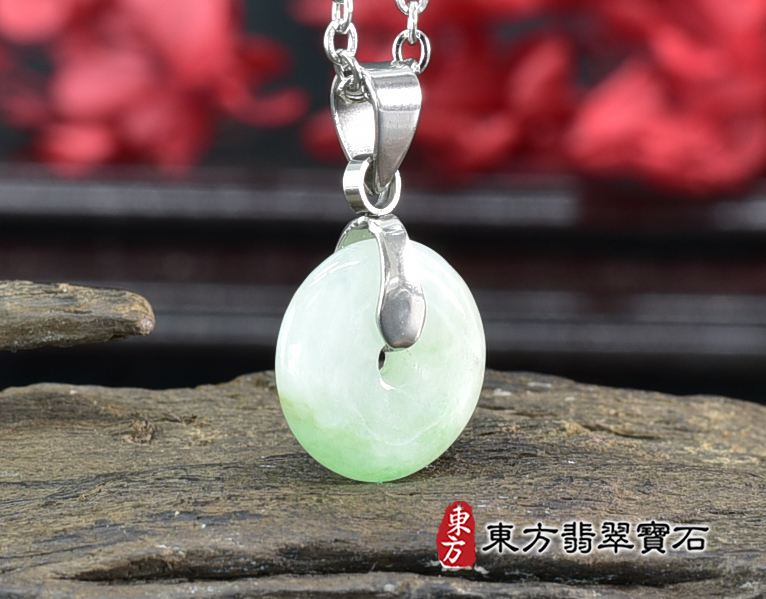 翡翠平安扣項鍊玉珮(平安富貴:平安扣牌A貨翡翠平安扣玉珮、緬甸玉平安扣玉墜)。糯豆種平安扣,PN672。客製化訂做各種翡翠平安扣吊墜玉珮項鍊。★附A貨翡翠雙證書 4.jpg