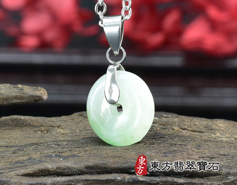 翡翠平安扣項鍊玉珮(平安富貴:平安扣牌A貨翡翠平安扣玉珮、緬甸玉平安扣玉墜)。糯豆種平安扣,PN672。客製化訂做各種翡翠平安扣吊墜玉珮項鍊。★附A貨翡翠雙證書 5.jpg