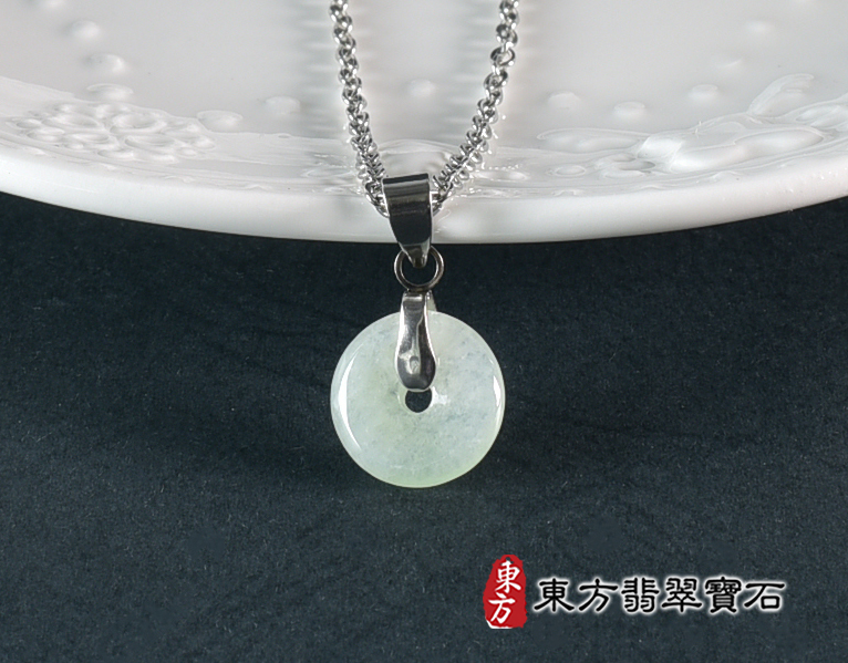 翡翠平安扣項鍊玉珮(平安富貴:平安扣牌A貨翡翠平安扣玉珮、緬甸玉平安扣玉墜)。糯豆種平安扣,PN687。客製化訂做各種翡翠平安扣吊墜玉珮項鍊。★附A貨翡翠雙證書 2.jpg