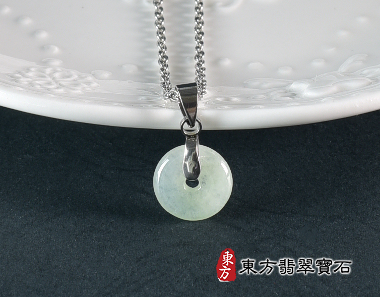 翡翠平安扣項鍊玉珮(平安富貴:平安扣牌A貨翡翠平安扣玉珮、緬甸玉平安扣玉墜)。糯豆種平安扣,PN687。客製化訂做各種翡翠平安扣吊墜玉珮項鍊。★附A貨翡翠雙證書 3.jpg