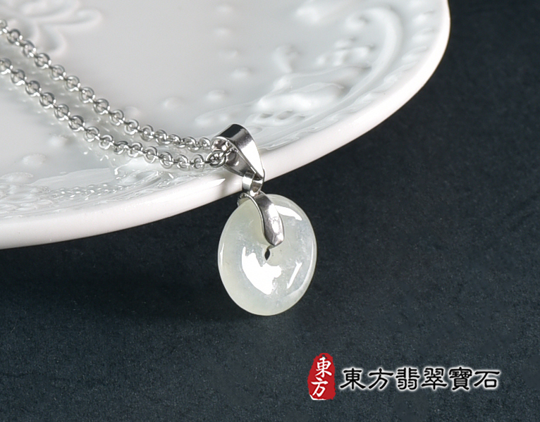 翡翠平安扣項鍊玉珮(平安富貴:平安扣牌A貨翡翠平安扣玉珮、緬甸玉平安扣玉墜)。糯豆種平安扣,PN691。客製化訂做各種翡翠平安扣吊墜玉珮項鍊。★附A貨翡翠雙證書 1.jpg