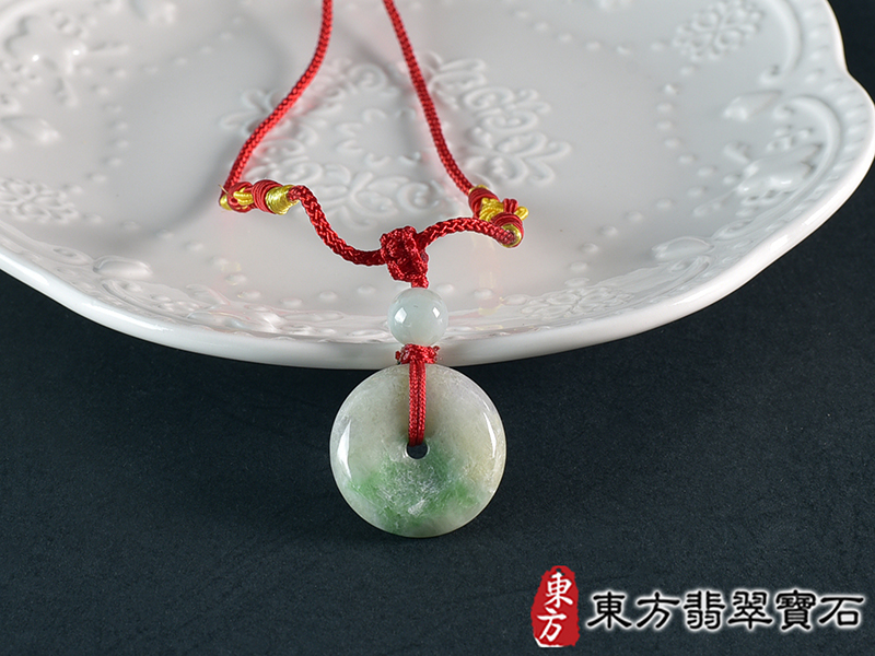 翡翠平安扣項鍊玉珮(平安富貴:平安扣牌A貨翡翠平安扣玉珮、緬甸玉平安扣玉墜)。糯豆種平安扣,PN705。客製化訂做各種翡翠平安扣吊墜玉珮項鍊。★附A貨翡翠雙證書 2.jpg
