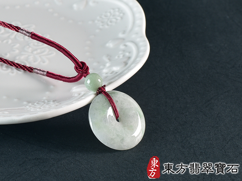 翡翠平安扣項鍊玉珮(平安富貴:平安扣牌A貨翡翠平安扣玉珮、緬甸玉平安扣玉墜)。糯豆種平安扣,PN711。客製化訂做各種翡翠平安扣吊墜玉珮項鍊。★附A貨翡翠雙證書 3.jpg