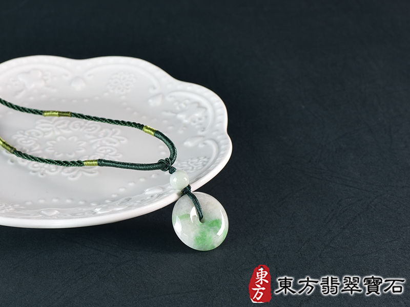 翡翠平安扣項鍊玉珮(平安富貴:平安扣牌A貨翡翠平安扣玉珮、緬甸玉平安扣玉墜)。糯豆種平安扣,PN718。客製化訂做各種翡翠平安扣吊墜玉珮項鍊。★附A貨翡翠雙證書 0.jpg