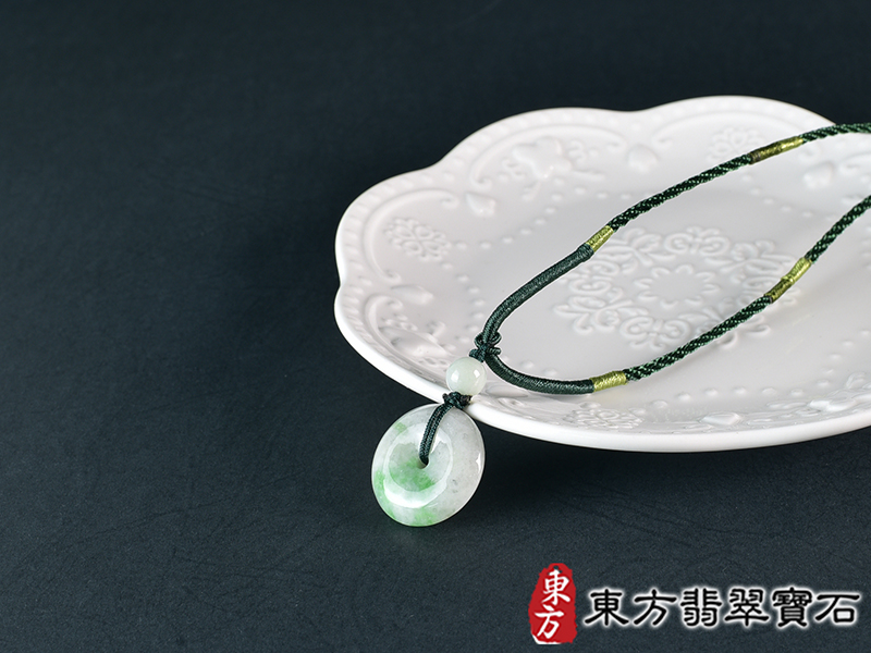 翡翠平安扣項鍊玉珮(平安富貴:平安扣牌A貨翡翠平安扣玉珮、緬甸玉平安扣玉墜)。糯豆種平安扣,PN718。客製化訂做各種翡翠平安扣吊墜玉珮項鍊。★附A貨翡翠雙證書 4.jpg