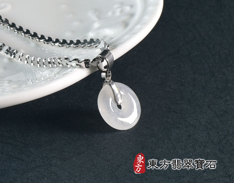 翡翠平安扣項鍊玉珮(平安富貴:平安扣牌A貨翡翠平安扣玉珮、緬甸玉平安扣玉墜)。糯豆種平安扣,PN737。客製化訂做各種翡翠平安扣吊墜玉珮項鍊。★附A貨翡翠雙證書 1.jpg