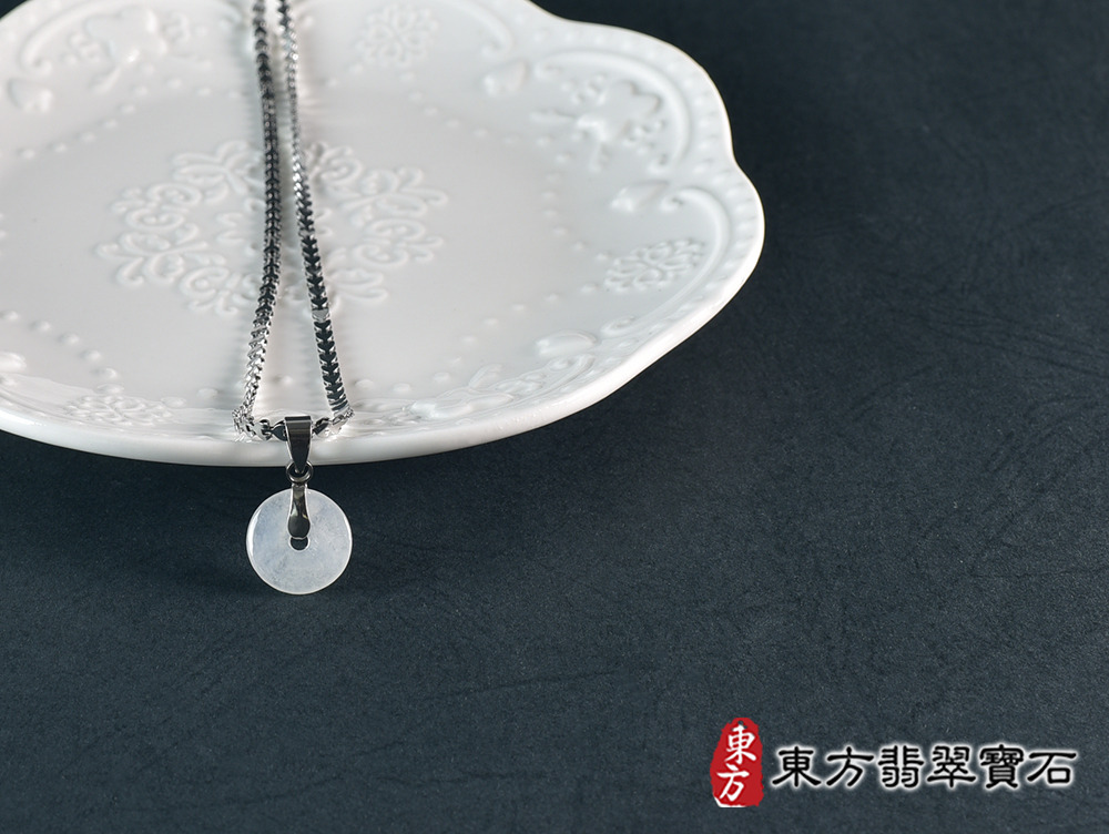 翡翠平安扣項鍊玉珮(平安富貴:平安扣牌A貨翡翠平安扣玉珮、緬甸玉平安扣玉墜)。糯豆種平安扣,PN737。客製化訂做各種翡翠平安扣吊墜玉珮項鍊。★附A貨翡翠雙證書 3.jpg