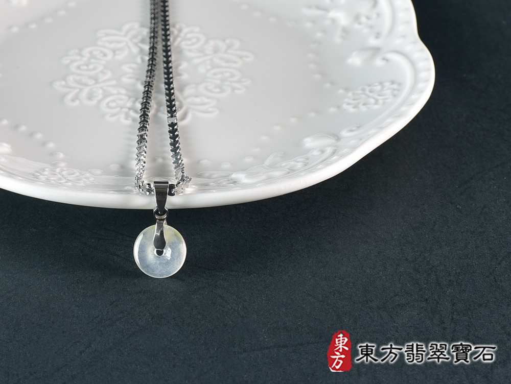 翡翠平安扣項鍊玉珮(平安富貴:平安扣牌A貨翡翠平安扣玉珮、緬甸玉平安扣玉墜)。糯豆種平安扣,PN738。客製化訂做各種翡翠平安扣吊墜玉珮項鍊。★附A貨翡翠雙證書 4.jpg