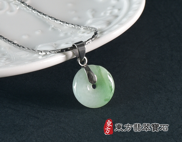 翡翠平安扣項鍊玉珮(平安富貴:平安扣牌A貨翡翠平安扣玉珮、緬甸玉平安扣玉墜)。糯豆種平安扣,PN745。客製化訂做各種翡翠平安扣吊墜玉珮項鍊。★附A貨翡翠雙證書 2.jpg