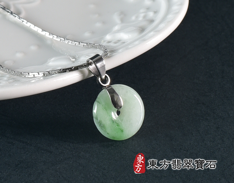 翡翠平安扣項鍊玉珮(平安富貴:平安扣牌A貨翡翠平安扣玉珮、緬甸玉平安扣玉墜)。糯豆種平安扣,PN745。客製化訂做各種翡翠平安扣吊墜玉珮項鍊。★附A貨翡翠雙證書 3.jpg