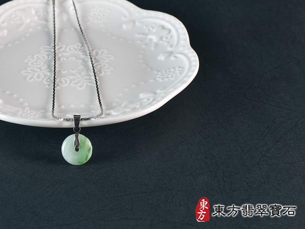 翡翠平安扣項鍊玉珮(平安富貴:平安扣牌A貨翡翠平安扣玉珮、緬甸玉平安扣玉墜)。糯豆種平安扣,PN745。客製化訂做各種翡翠平安扣吊墜玉珮項鍊。★附A貨翡翠雙證書 4.jpg