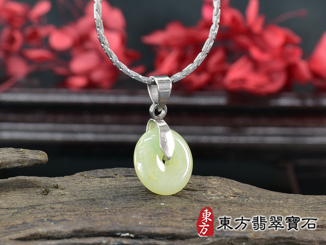 翡翠平安扣項鍊玉珮(平安富貴:平安扣牌A貨翡翠平安扣玉珮、緬甸玉平安扣玉墜)。糯豆種平安扣,PN758。客製化訂做各種翡翠平安扣吊墜玉珮項鍊。★附A貨翡翠雙證書 1.jpg