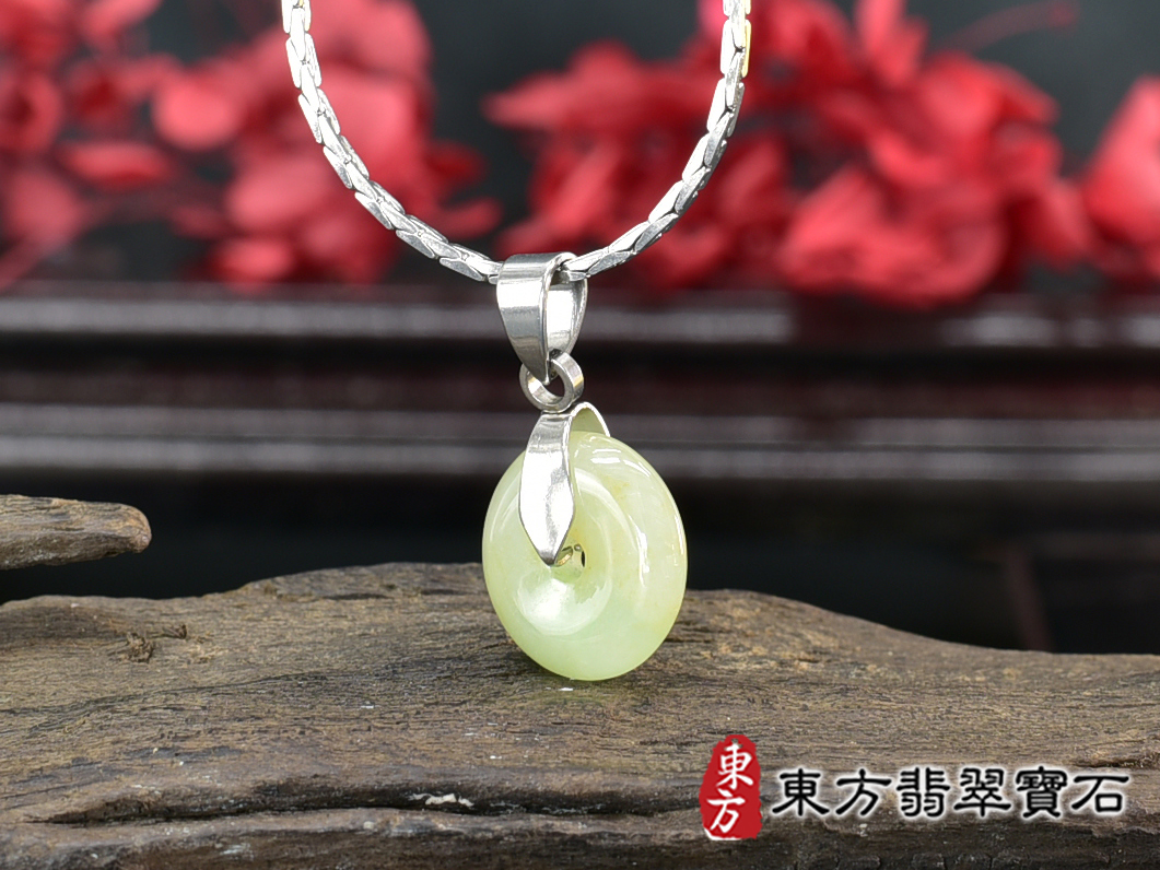 翡翠平安扣項鍊玉珮(平安富貴:平安扣牌A貨翡翠平安扣玉珮、緬甸玉平安扣玉墜)。糯豆種平安扣,PN758。客製化訂做各種翡翠平安扣吊墜玉珮項鍊。★附A貨翡翠雙證書 3.jpg