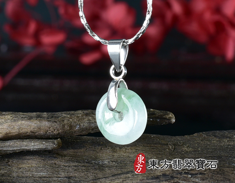 翡翠平安扣項鍊玉珮(平安富貴:平安扣牌A貨翡翠平安扣玉珮、緬甸玉平安扣玉墜)。糯豆種平安扣,PN777。客製化訂做各種翡翠平安扣吊墜玉珮項鍊。★附A貨翡翠雙證書 3.jpg