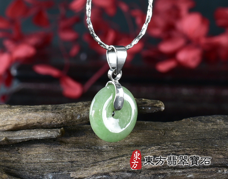 翡翠平安扣項鍊玉珮(平安富貴:平安扣牌A貨翡翠平安扣玉珮、緬甸玉平安扣玉墜)。糯豆種平安扣,PN781。客製化訂做各種翡翠平安扣吊墜玉珮項鍊。★附A貨翡翠雙證書 7.jpg
