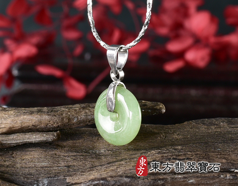 翡翠平安扣項鍊玉珮(平安富貴:平安扣牌A貨翡翠平安扣玉珮、緬甸玉平安扣玉墜)。糯豆種平安扣,PN781。客製化訂做各種翡翠平安扣吊墜玉珮項鍊。★附A貨翡翠雙證書 1.jpg