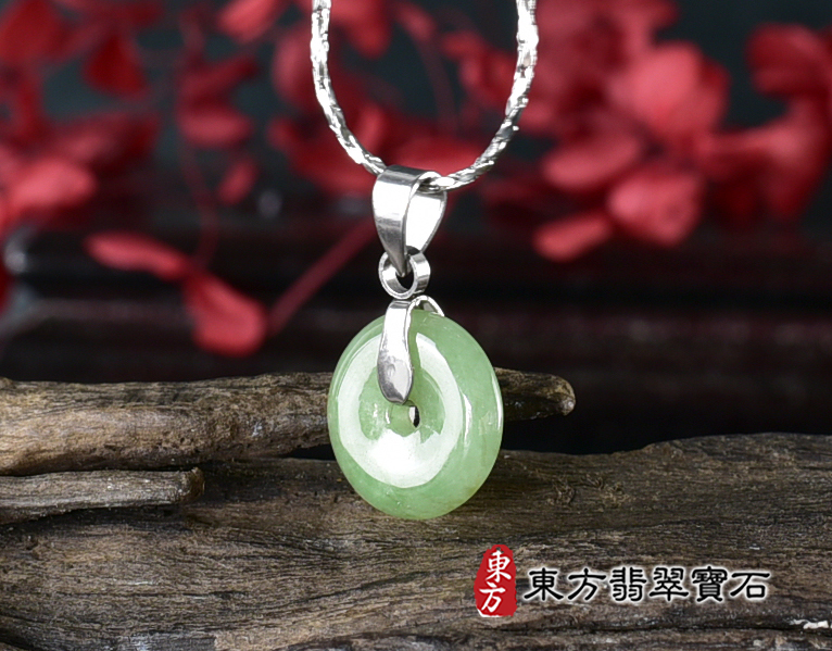 翡翠平安扣項鍊玉珮(平安富貴:平安扣牌A貨翡翠平安扣玉珮、緬甸玉平安扣玉墜)。糯豆種平安扣,PN781。客製化訂做各種翡翠平安扣吊墜玉珮項鍊。★附A貨翡翠雙證書 3.jpg