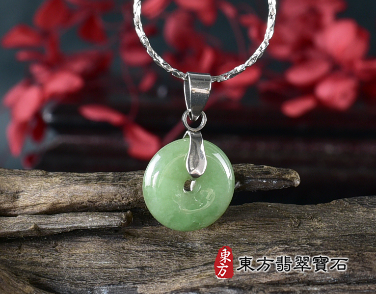 翡翠平安扣項鍊玉珮(平安富貴:平安扣牌A貨翡翠平安扣玉珮、緬甸玉平安扣玉墜)。糯豆種平安扣,PN781。客製化訂做各種翡翠平安扣吊墜玉珮項鍊。★附A貨翡翠雙證書 4.jpg