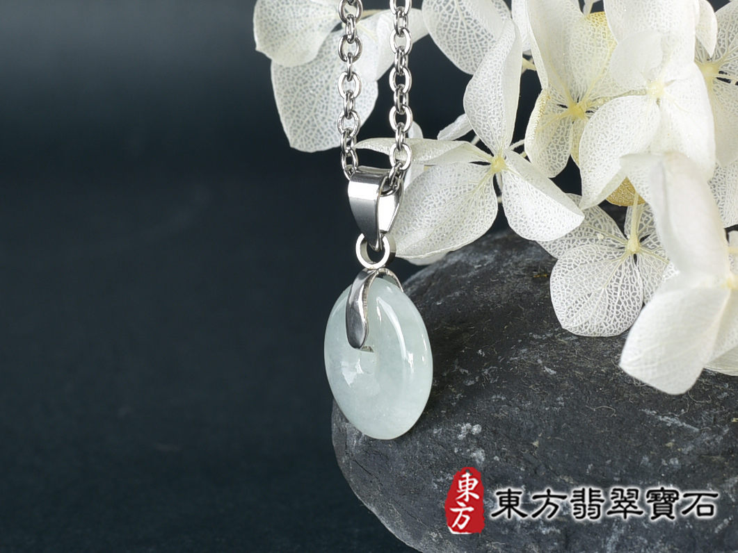 翡翠平安扣項鍊玉珮(平安富貴:平安扣牌A貨翡翠平安扣玉珮、緬甸玉平安扣玉墜)。糯豆種平安扣,PN809。客製化訂做各種翡翠平安扣吊墜玉珮項鍊。★附A貨翡翠雙證書 1.jpg