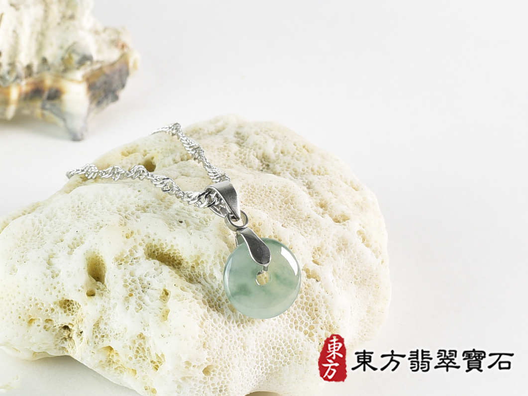 翡翠平安扣項鍊玉珮(平安富貴:平安扣牌A貨翡翠平安扣玉珮、緬甸玉平安扣玉墜)。糯豆種平安扣,PN842。客製化訂做各種翡翠平安扣吊墜玉珮項鍊。★附A貨翡翠雙證書 2.jpg